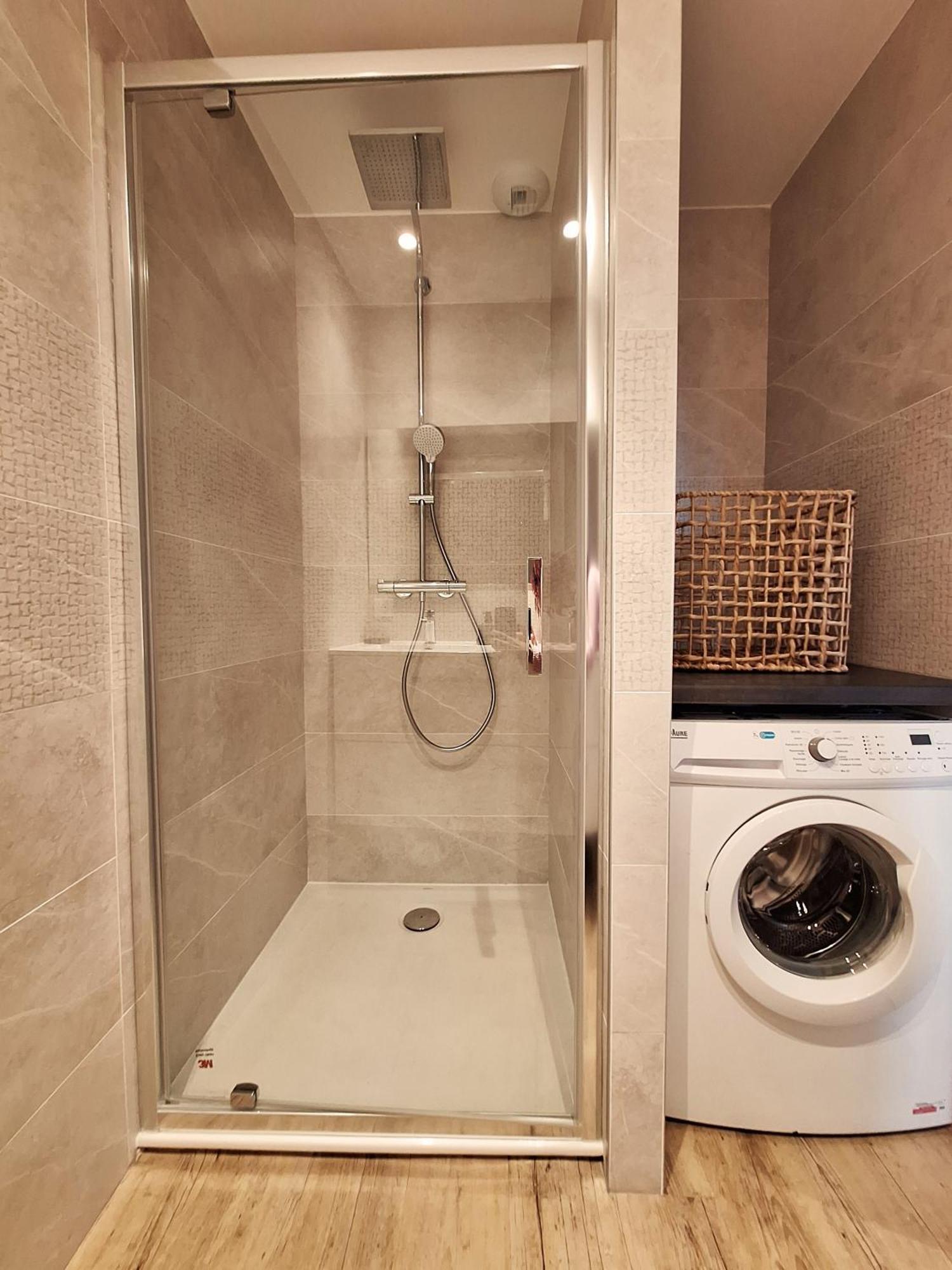 Superbe T3 Vue Sur Parking Prive Classe 3 Etoiles Appartement